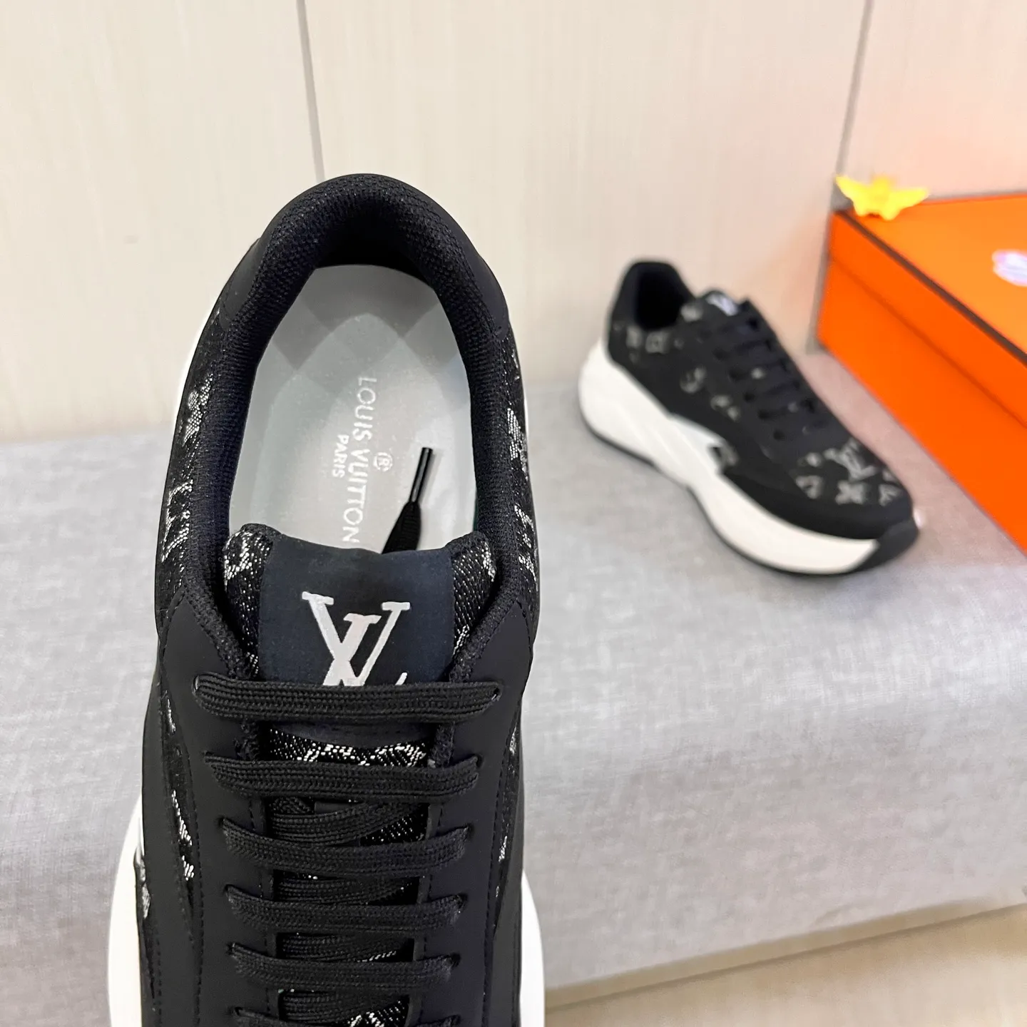 Men's shoes 💰 460 men's shoes 💰 [ LV ] 🔥 Louis Vuitton, high-end men's shoes brand official website 1:1 latest masterpiece: uppers are made of Italian imported first-layer cowhide with comfortable and breathable lining ➕ original non-slip and wear-resistant outsole 🔥, making walking more convenient and comfortable! An exclusive new model, a stunning work, a beautiful 1:1 replica [color] compared to the official quality! Create a fashionable personality to set off your uniqueness! A must-have for trendy men! Classic 🔥Size: 38-44 Color: 🔥 2⃣️colors available🔥.